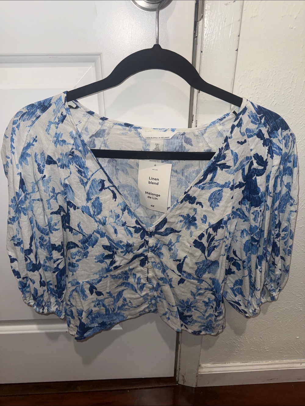 H&M White and Blue Floral V-Neck Linen-Blend Blouse